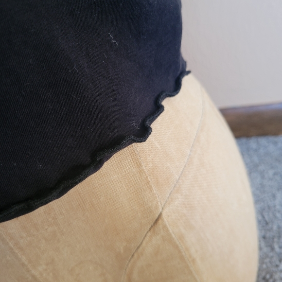 Ruffle Hem Black Crop Top - Picture 3 of 3